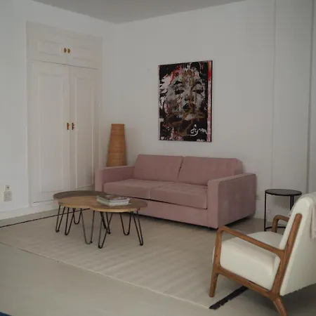 Apartment In 8 Mins From The *