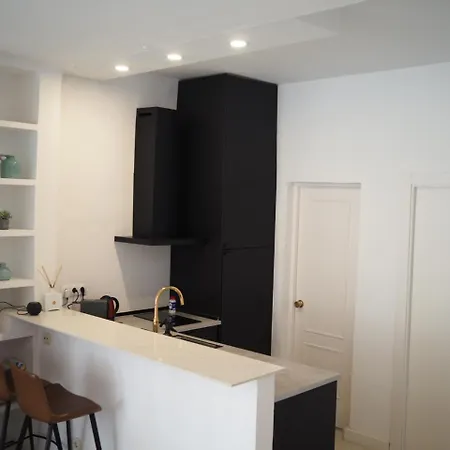 In 8 Mins From The Apartment