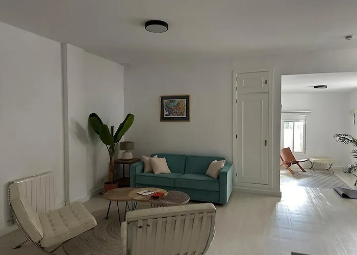 In 8 Mins From The Apartment