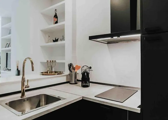 Apartment In 8 Mins From The Málaga