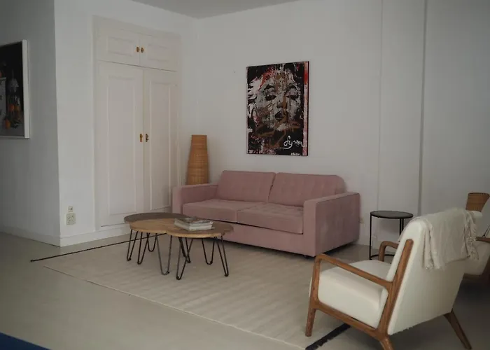 Apartment In 8 Mins From The *